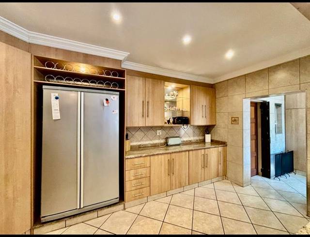 3 BEDROOM HOUSE FOR SALE IN VANDERBIJLPARK SE 3